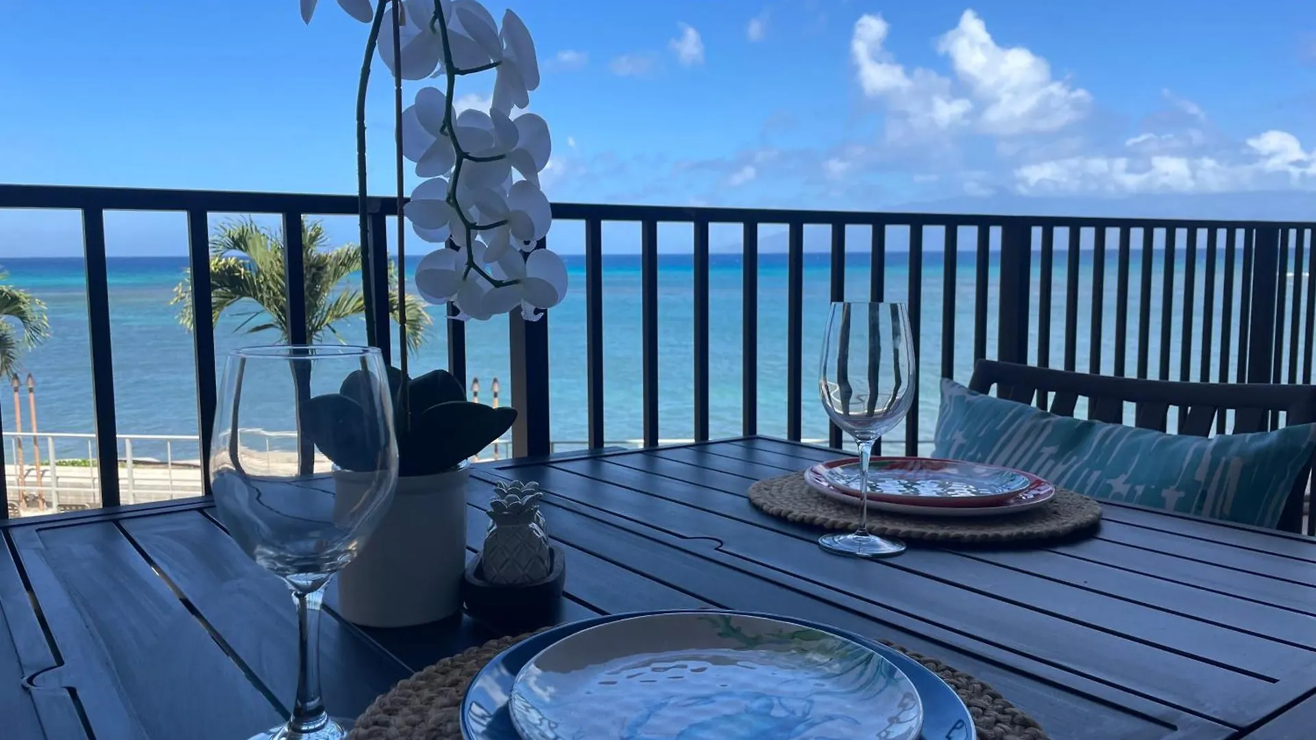 Aparthotel Whale Watching From The Lanai - Oceanfront Condo In West Maui Lahaina