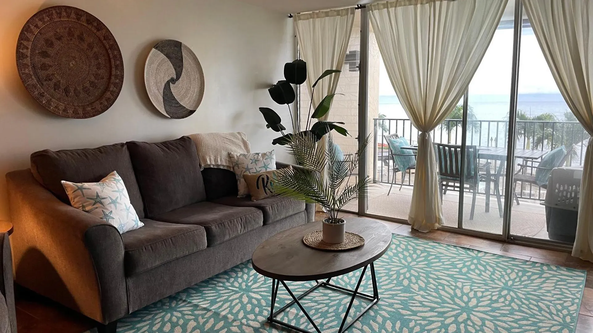 Aparthotel Whale Watching From The Lanai - Oceanfront Condo In West Maui Lahaina
