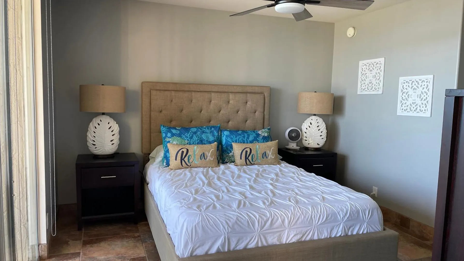 Whale Watching From The Lanai - Oceanfront Condo In West Maui Lahaina Aparthotel